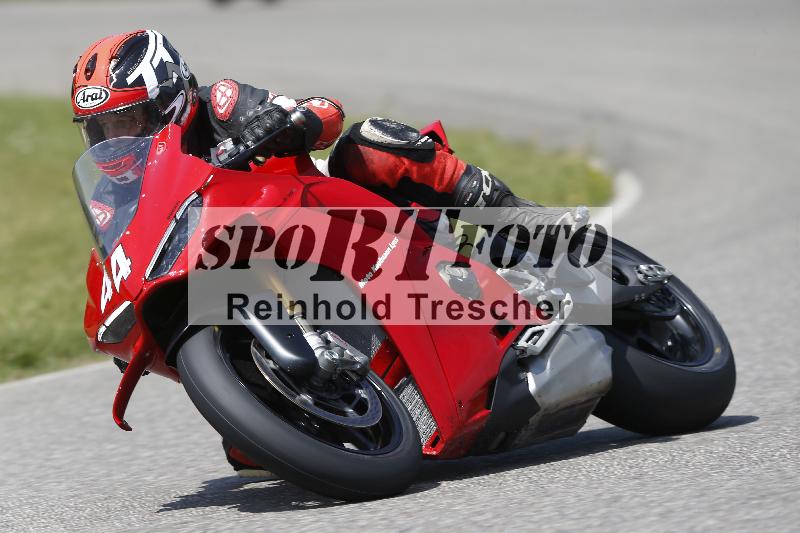 /27 12.06.2025 Ducati Schweiz Trackday Warmup  ADR/gelb-jeaune/44
